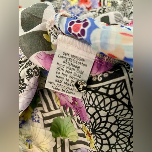 Johnny Was | Madrigal Muse Silk Dress or Coverup | Geometric Floral | Small - Picture 6 of 7